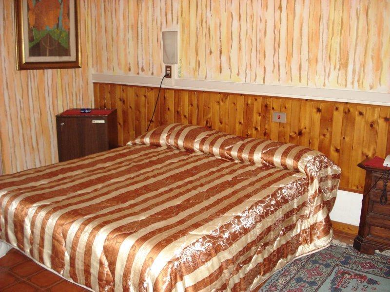 Hotel Ristorante La Nuova Fattoria Карзоли Номер фото