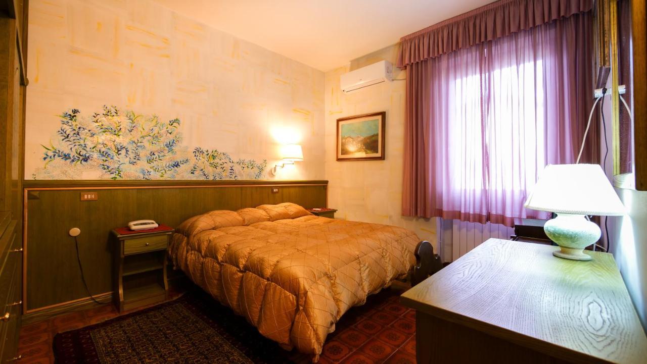 Hotel Ristorante La Nuova Fattoria Карзоли Экстерьер фото