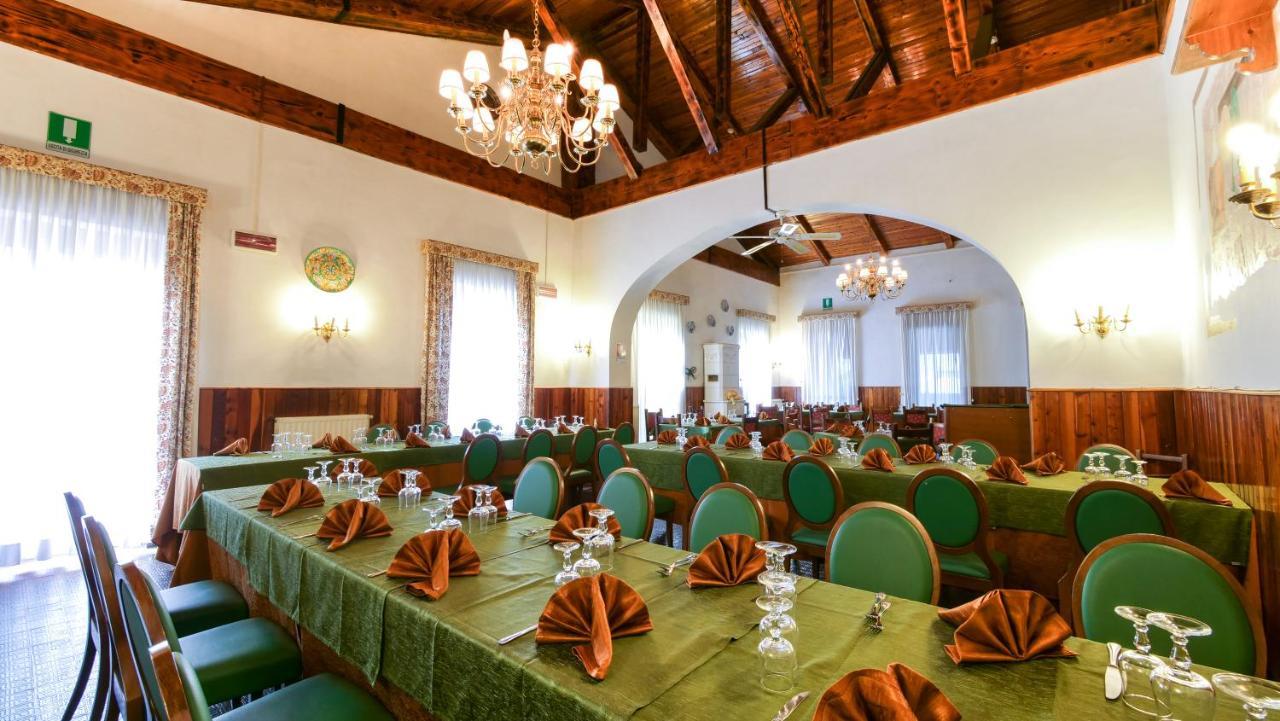 Hotel Ristorante La Nuova Fattoria Карзоли Экстерьер фото
